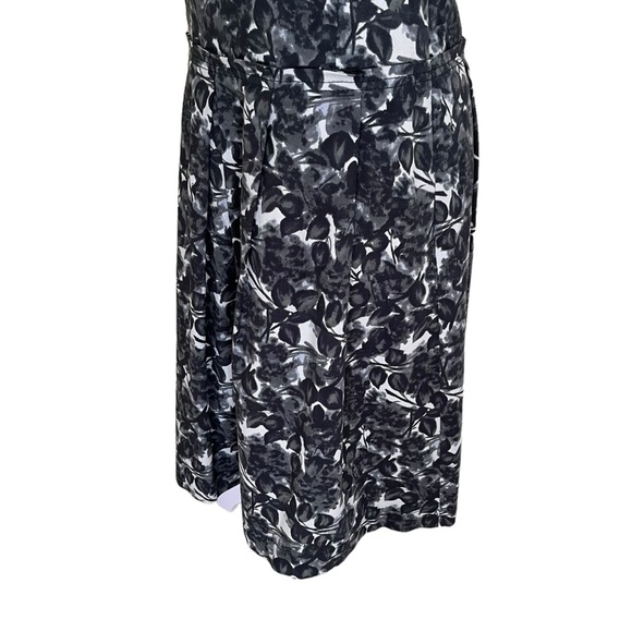 Piazza Sempione Grey Floral Sleeveless Fit and Flare Dress 44(8) - Picture 5 of 10